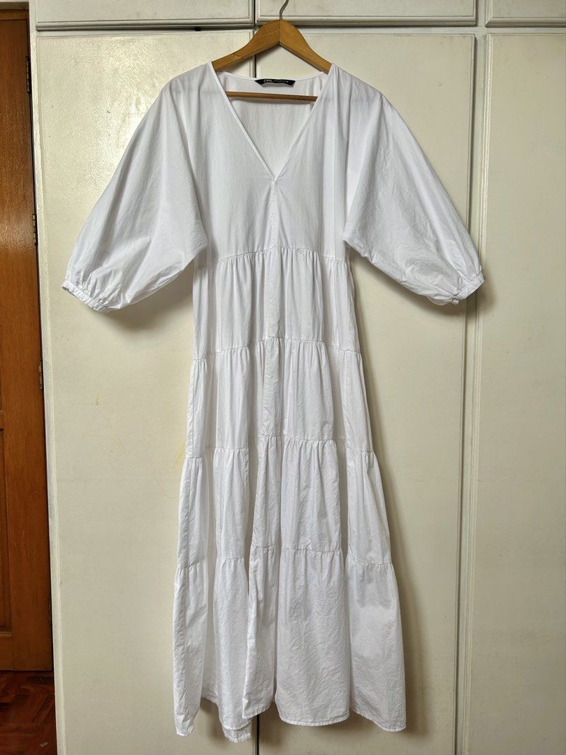 ZARA White Cotton Maxi Dress (Category: Dresses) located in Quezon City. Submitted by yuilee_ (Listing ID 1455712806, Image 2). Description: Negotiable! XS but has a loose fit. Original price was P4,500 and used twice only :).