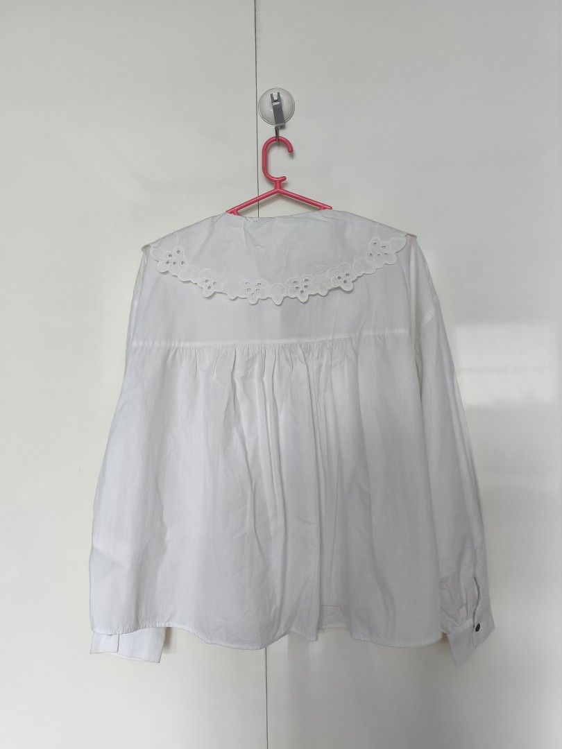 Zara White Top (Category: Others Tops) located in Manila. Submitted by smilefashion08 (Listing ID 1455687375, Image 3). Description: Original Zara Fits S-M.