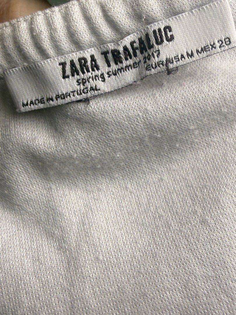 zara white top (Category: Sleeveless) located in Quezon City. Submitted by fashionifywardrobe8899 (Listing ID 1455832968, Image 3). Description: .