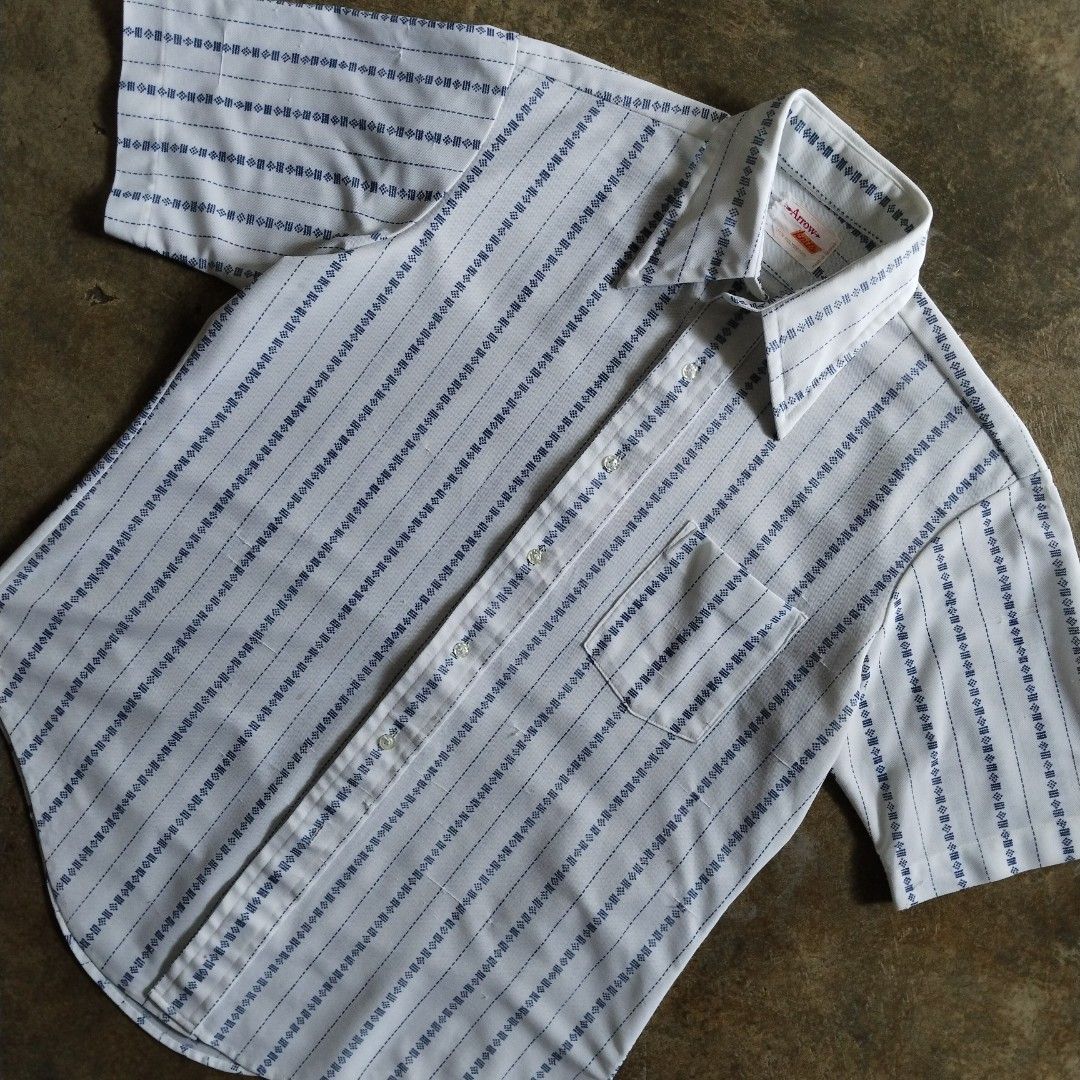 1970s Arrow Knits Geometric Pattern Button-up Shirt (Category: Formal Shirts) located in Bulacan. Submitted by hustleoverluckphv2 (Listing ID 1456006243, Image 3). Description: 1970s Arrow Knits Geometric Pattern Button-up Shirt Large fit Measurements Width - 23" Length - 29" loose stitching (check pics) Php 849.