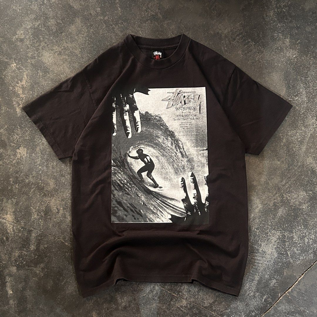 2000s Stussy “SURFBOARDS” Photo Tee (Category: Tshirts & Polo Shirts ) located in Laoag. Submitted by trovehauz (Listing ID 1456013809, Image 3). Description: 20x27 Color 9.5/10 VERY RARE Issue: Hairline on backprint Reminders: • Please be a responsible Buyer • Used • Color may vary due to lighting .