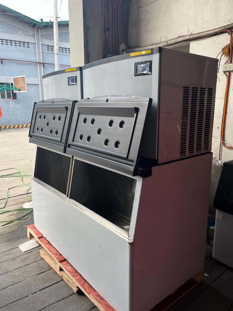 900Kg Commercial Ice Maker Machine Brandnew (Category: Chilled & Frozen Food) located in Cavite. Submitted by nila.d (Listing ID 1455858164, Image 3). Description: pm for more details.
