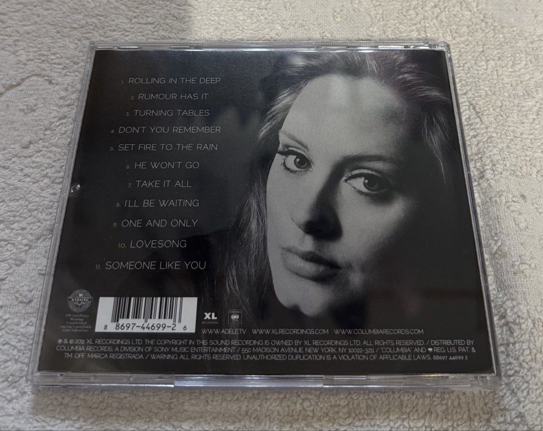 Adele 21 CD （分類：音樂與媒體 - CD 及 DVD）位於 Hong Kong。 由 gwkly 提交（商品編號 1455952993，圖片 3）。簡介： Adele 21 專輯CD, 碟面同封面都好新淨冇花痕。。