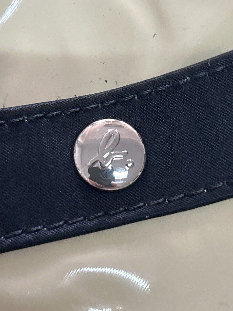 Agnes B tote/shoulder bag (Category: Shoulder Bags) located in Malolos. Submitted by risen___ (Listing ID 1455871942, Image 3). Description: .