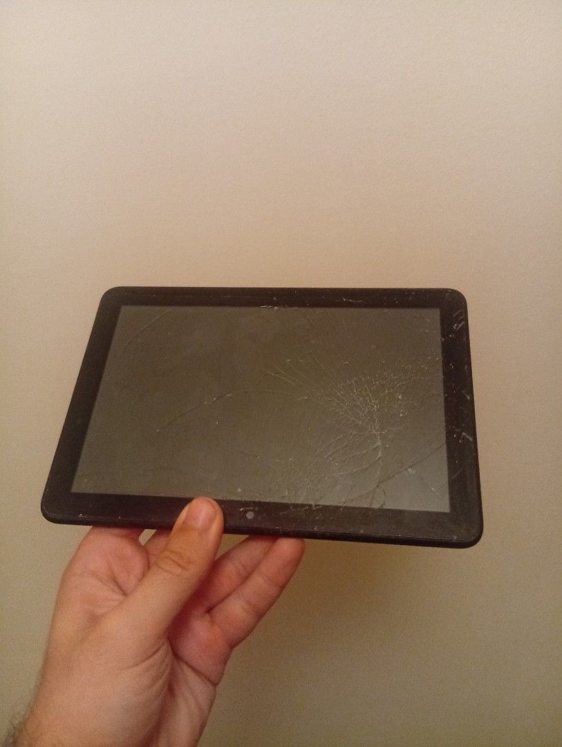 Amazon Kindle Fire HD Tablet (Category: Others) located in Manila. Submitted by hipdrive (Listing ID 1456035016, Image 2). Description: - Amazon Kindle Fire HD tablet Screen has cracks on surface but touchscreen still works perfect, everything functional.