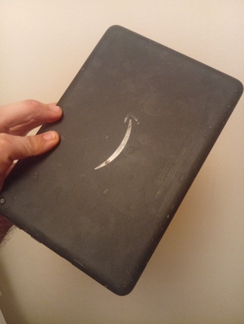 Amazon Kindle Fire HD Tablet (Category: Others) located in Manila. Submitted by hipdrive (Listing ID 1456035016, Image 1). Description: - Amazon Kindle Fire HD tablet Screen has cracks on surface but touchscreen still works perfect, everything functional.
