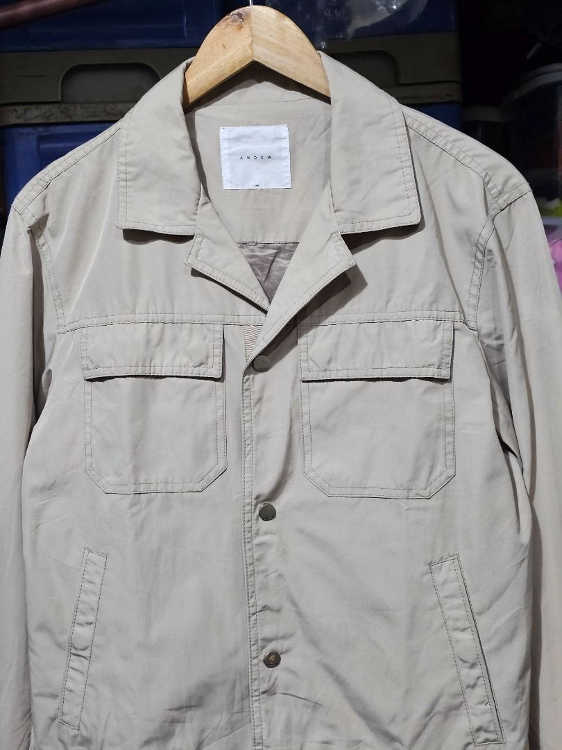 Andew Khaki Beige Nylon Utility Work Trucker Jacket (Category: Coats, Jackets and Outerwear) located in Las Pinas. Submitted by theloopcloset (Listing ID 1456025358, Image 2). Description: Andew Khaki Beige Nylon Utility Work Trucker Jacket Size: Medium Dimensions: 20x26 480+sf.