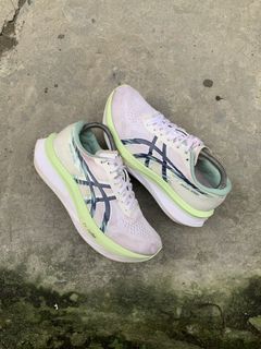 (Category: ) located in . Submitted by thriftkicks3 (Listing ID 1456038033, Image 1). Description: .