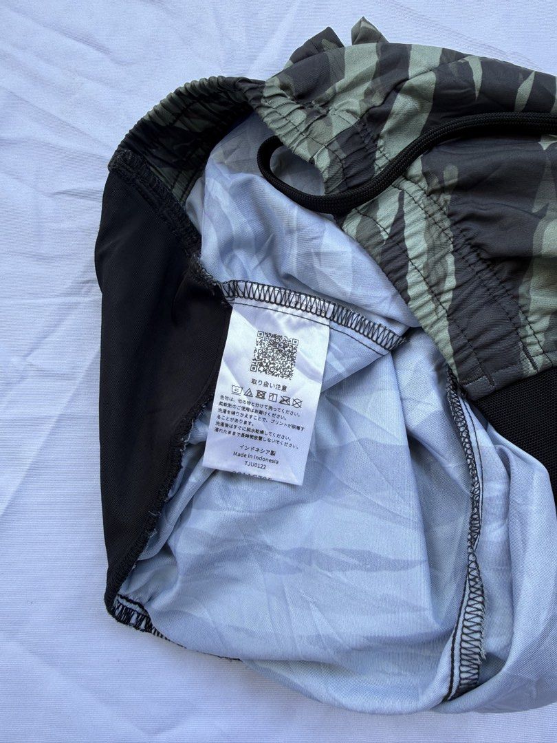 Asics Running Shorts (Category: Other Bottoms) located in Passi. Submitted by Trifft21 (Listing ID 1455883139, Image 3). Description: Asics Running Shorts Size: Small For Womens also it can be fit to Men (5’3”) • Excellent to Brand New Condition • With Side pockets • No inner • Short slit at the sides • Very good for long runs Price: Php 650 + sf Dm for more details.