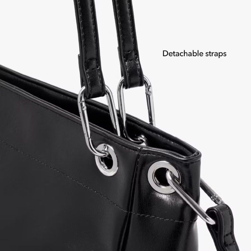 AZTRID Easy Tote Bag (Category: Shoulder Bags) located in Marikina City. Submitted by awgehil (Listing ID 1456026766, Image 2). Description: rfs: i personally prefer zipper closures over magnetic closures, which i later realized after using this bag. i bought this from their physical store at its original price on july 31, 2026, and have used it only thrice since then. please note that this doesn’t come with its box since i already disposed of it