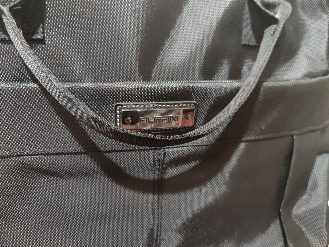 Backpack (Category: Backpacks) located in Singapore. Submitted by jerry1314 (Listing ID 1455942804, Image 3). Description: good condition .