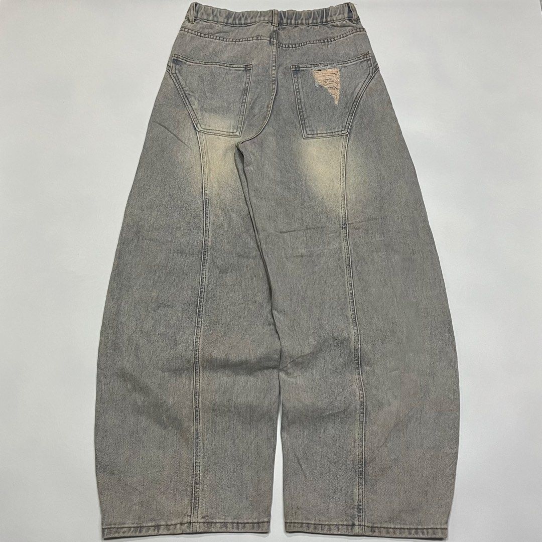 Baggy distressed wash pants (Category: Announcements) located in Quezon City. Submitted by thriftrage (Listing ID 1455920779, Image 2). Description: Waist’ 30to31 Length’ 42.5 Leg opening’ 11 No issue Good condition .