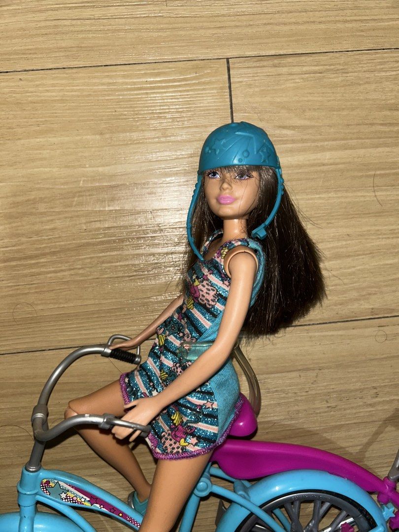 Barbie Set (Category: Kids Toys) located in Malabon City. Submitted by amees94 (Listing ID 1455989505, Image 2). Description: What you see is what you get. PM MORE MODE DETAILS. ☺️.