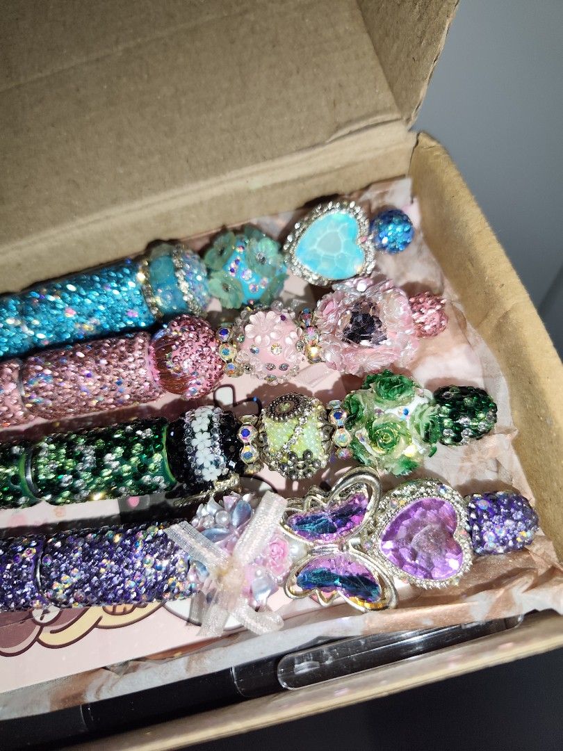 Beadable pens take all (Category: Craft Supplies & Tools) located in San Jose. Submitted by littlezcloset (Listing ID 1456021473, Image 3). Description: take all only. Pinagawa ko sya actually for 550 each. selling low di nmn ngagamit.