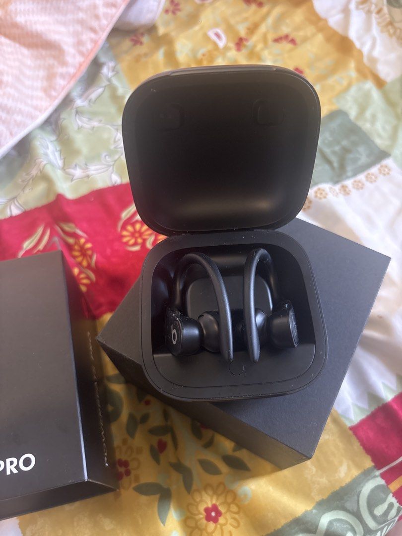 Beats Powerbeats Pro Wireless Earbuds Pro (Category: Earphones) located in San Juan, La Union. Submitted by kry5nrp2zf (Listing ID 1455920055, Image 2). Description: - Black Powerbeats Pro - Sweat and water resistant - Includes charging case - Secure-fit ear hooks, perfect for workouts - Comes with original box.