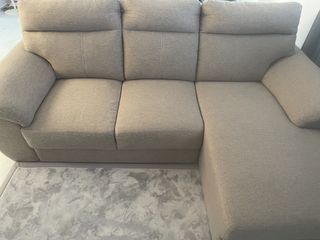(Category: ) located in . Submitted by helpclear.closet (Listing ID 1455879647, Image 1). Description: .