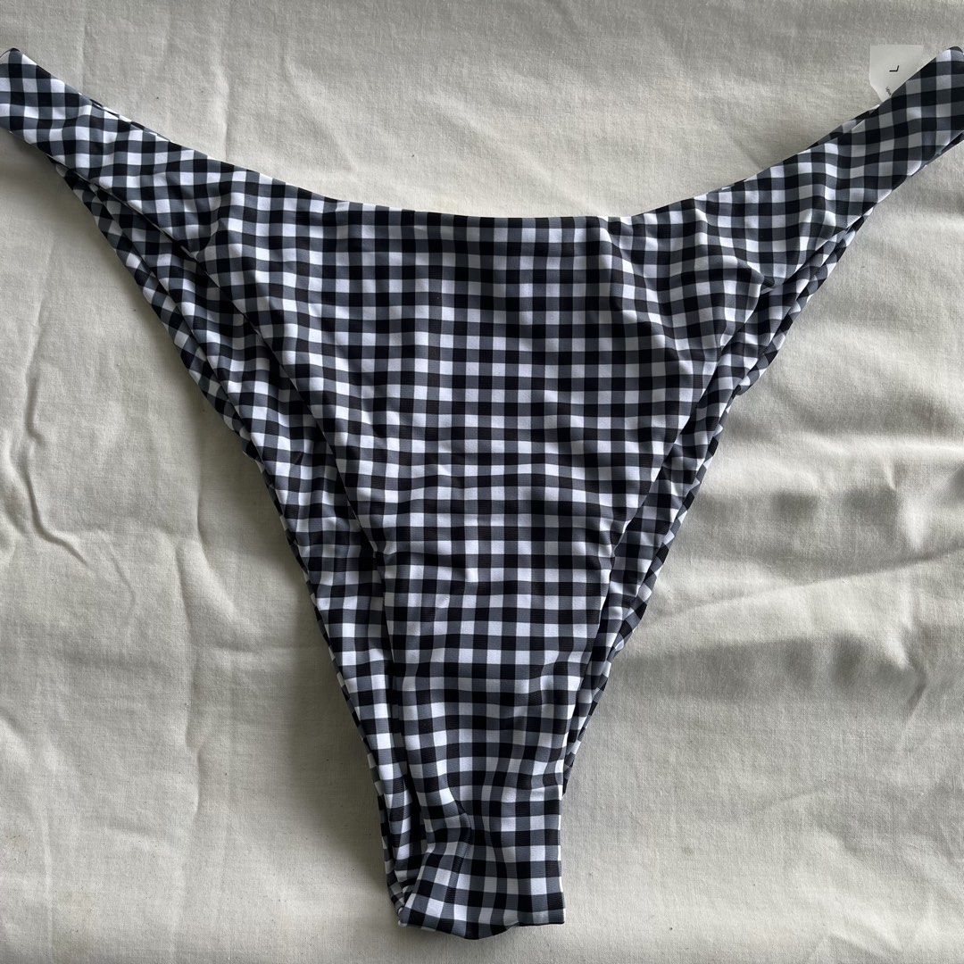 Black and White Gingham Bikini Set (Category: Bikinis & Swimsuits) located in Bacolor. Submitted by declutteryin (Listing ID 1455889105, Image 3). Description: brand new but washed with removable pads L on tag.