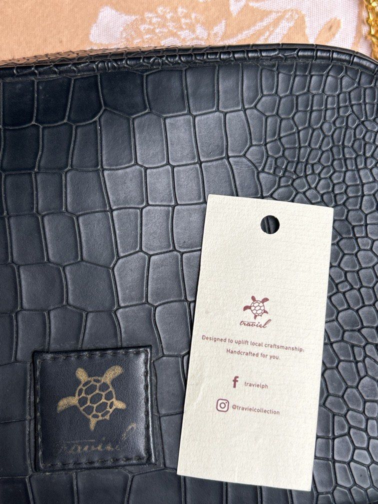 black croc-leather bag (Category: Cross-body Bags) located in San Pablo. Submitted by mallowclouds (Listing ID 1455937380, Image 2). Description: - bought from Traviel on IG 🏷️ black bag, crossbody bag, croc leather.