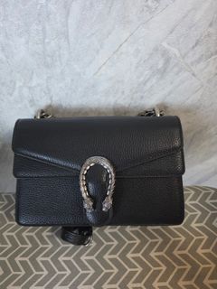 (Category: ) located in . Submitted by vintage_boutique (Listing ID 1455918137, Image 1). Description: .