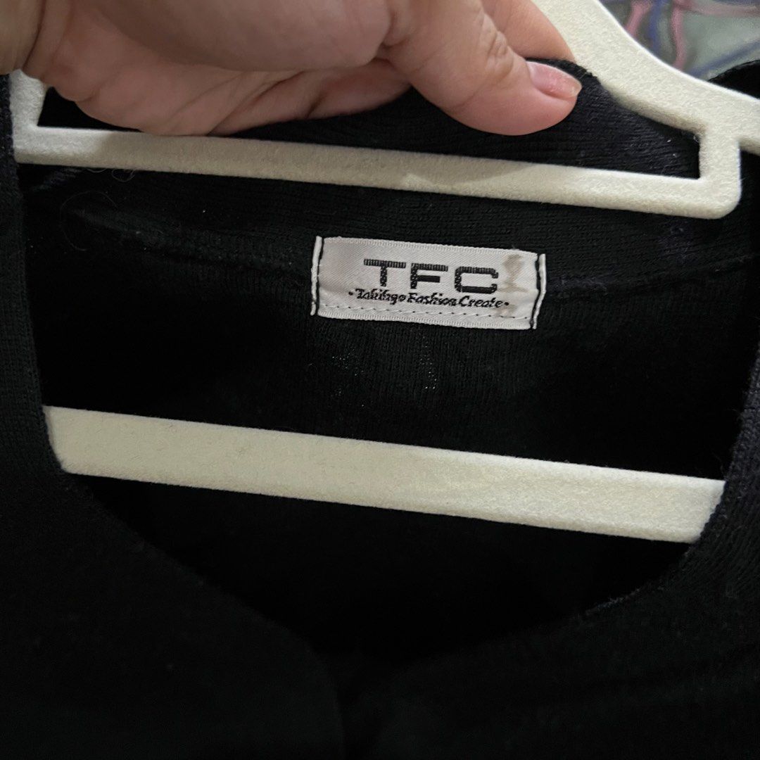Black TFC Cardigan (Category: Coats, Jackets and Outerwear) located in Angeles City. Submitted by d_jade (Listing ID 1455936505, Image 2). Description: Size: M Unisex No issue.