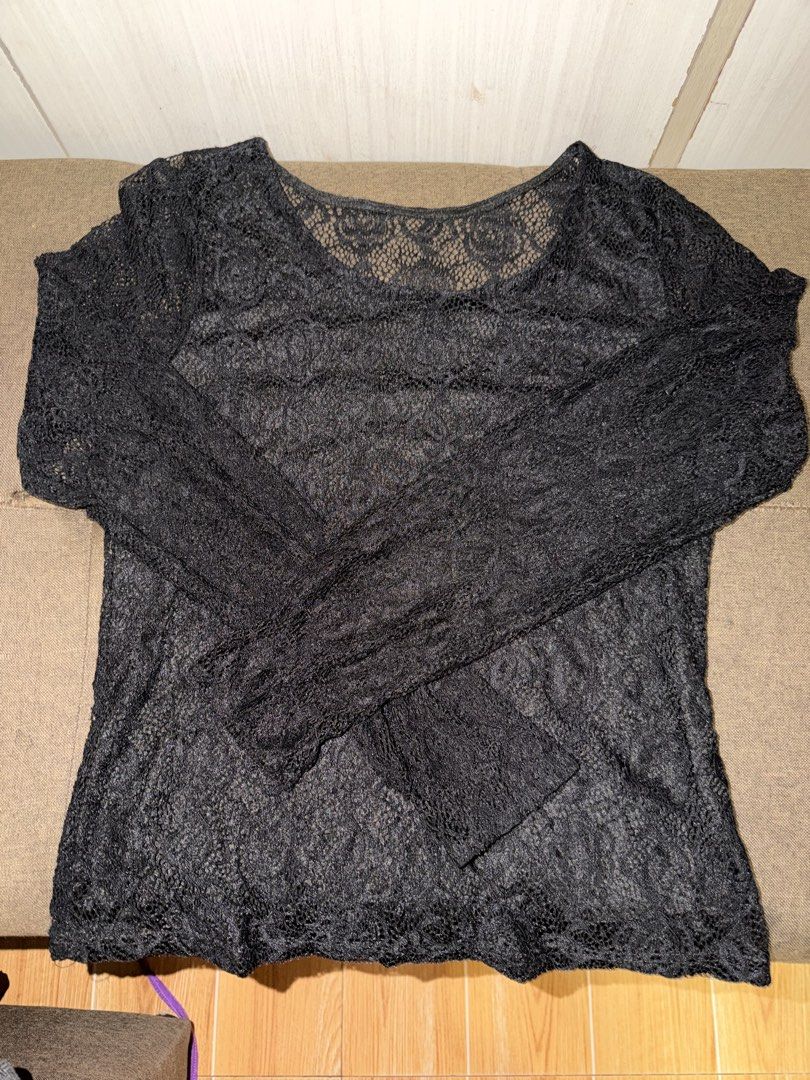 BLACK, WHITE AND BLUE LONGSLEEVE MESH TOPS (Category: Longsleeves) located in Makati City. Submitted by inxdnl (Listing ID 1456016055, Image 1). Description: ₱100 each mesh, ₱80 yung blue SIZE: L MAX ONLY THRIFTED GOOD CONDITION PA CAN FIT UP TO L BODY HAVE DOG FUR DUE TO MY DOGS ❌SENSITIVE BUYER OR INQUIRER ❌IMPATIENT BUYER (since busy sa work) WHEN WORN WILL DEPEND ON THE SIZE OF THE ONE I AM SELLING.