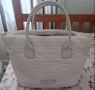 （分類：）位於 。 由 attractive.prices 提交（商品編號 1455907507，圖片 1）。簡介： 。
