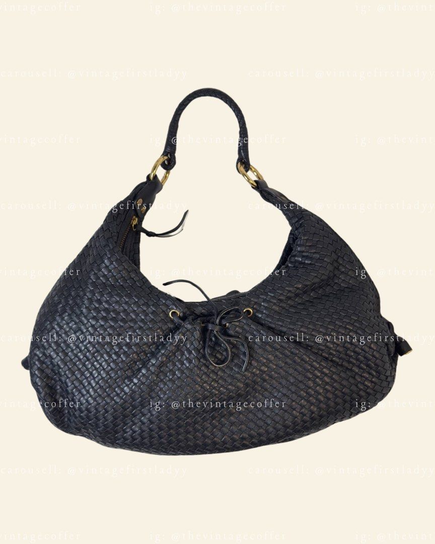 BOTTEGA VENETA Vintage Hobo (Category: Luxury Bags & Wallets) located in Taguig. Submitted by thevintagecoffer (Listing ID 1455997120, Image 2). Description: .
