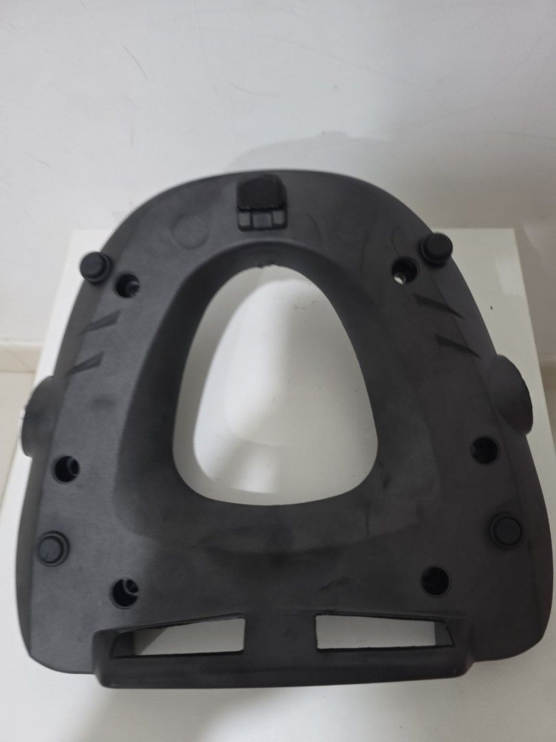 Box brackets (Category: Motorcycle Accessories) located in Singapore. Submitted by conyzia.oz (Listing ID 1456009709, Image 1). Description: .