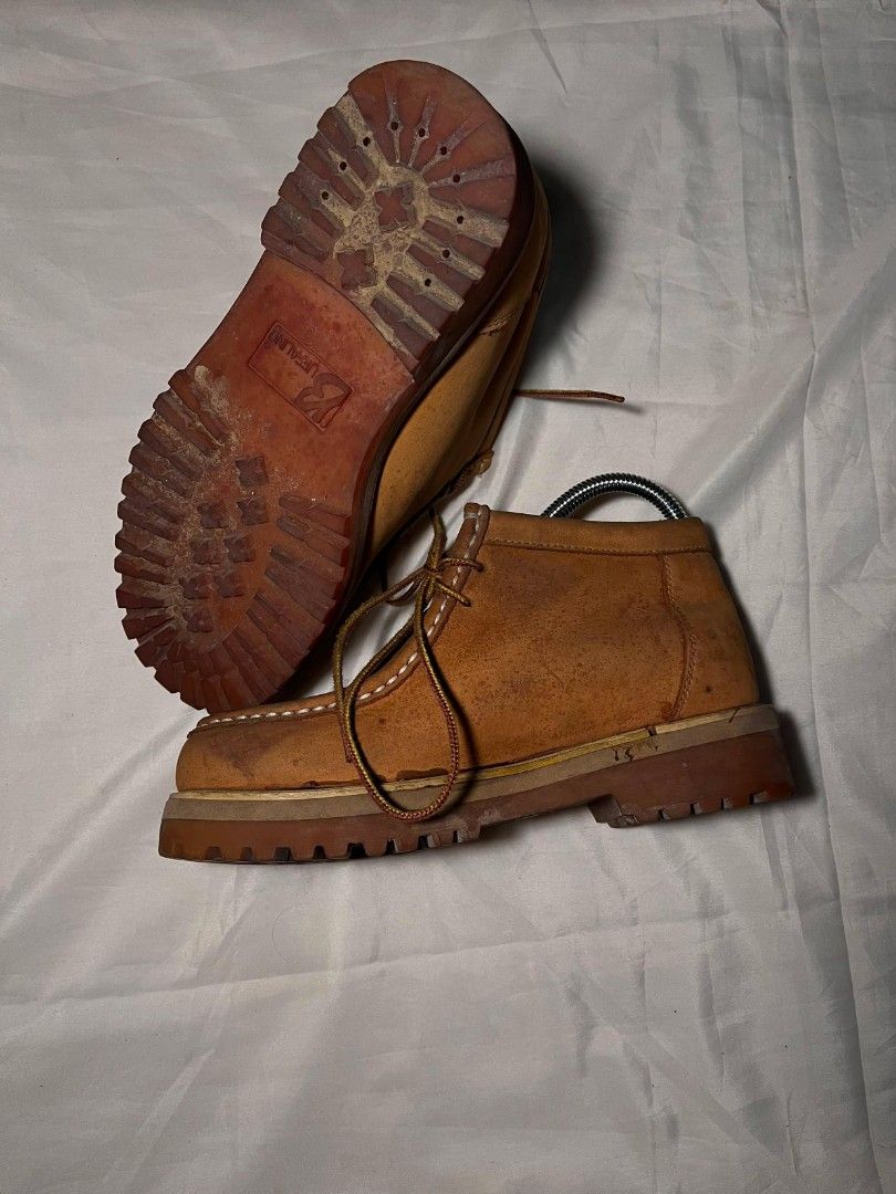 Buffalino wallabes (Category: Boots) located in Manila. Submitted by _thrift_time (Listing ID 1455930418, Image 2). Description: Thrifted 📌 No issue Excellent leather condition Quality color rate.