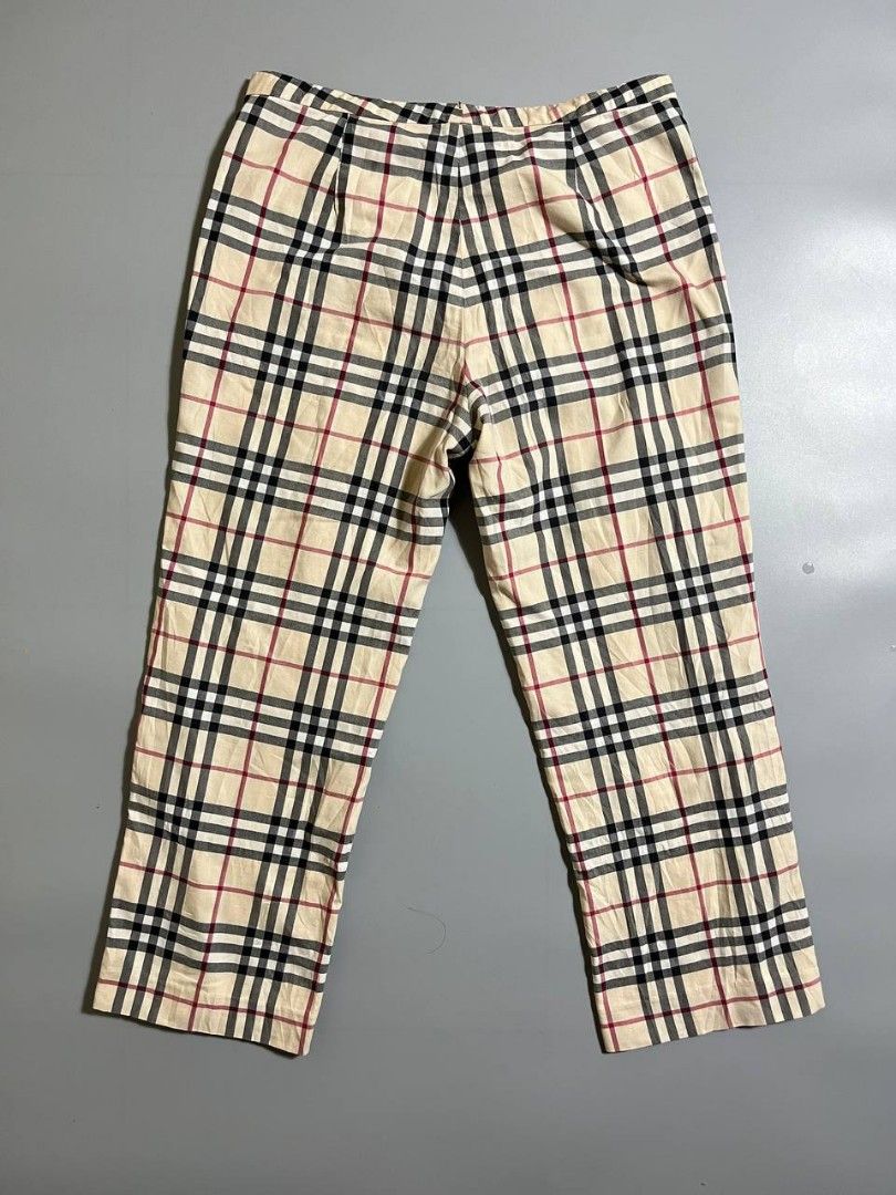 Burberry London Nova Check Pants (Category: Other Bottoms) located in Lucena. Submitted by sth.archvl (Listing ID 1455902573, Image 2). Description: Good condition Size 30 Measurements Waist: 16 inches Length 35 inches .