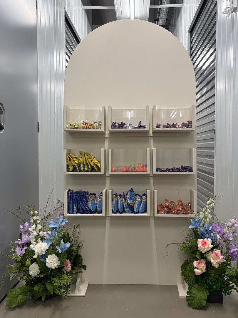 Candy wall (Category: Occasions & Party Supplies) located in Singapore. Submitted by dustyseaz (Listing ID 1455914749, Image 2). Description: Promo price Candy wall for birthday, weddings Packages comes with: Candy wall x2 faux florals of choice Plinth with 100 plastic cups Customised header of event 4 hours rental Set up, delivery and teardown ***boxes will be fully filled with the candies.