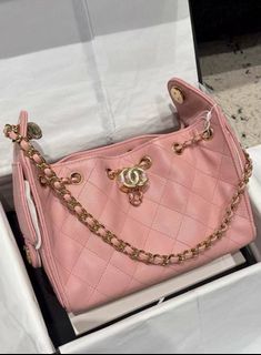 (Category: ) located in . Submitted by chicluxury (Listing ID 1455919044, Image 1). Description: .