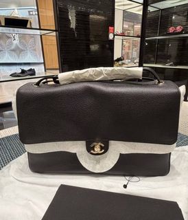 (Category: ) located in . Submitted by chicluxury (Listing ID 1455916402, Image 1). Description: .