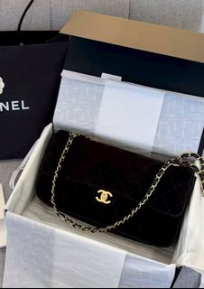 (Category: ) located in . Submitted by chicluxury (Listing ID 1455918180, Image 1). Description: .