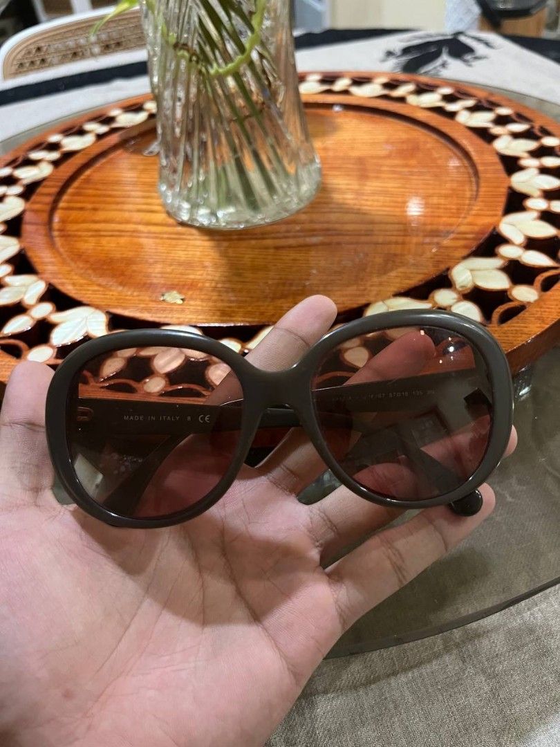 Chanel sunglasses feature glossy oval (Category: Luxury Accessories) located in Quezon City. Submitted by michypeachyy1 (Listing ID 1456022283, Image 1). Description: 850 plus shipment mah grado lang lense i believe nasa 100 up po ito.