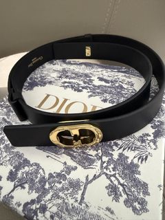 (Category: ) located in . Submitted by fashieclothing (Listing ID 1455924328, Image 1). Description: .