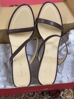 (Category: ) located in . Submitted by thejoyofpreloved (Listing ID 1455987305, Image 1). Description: .