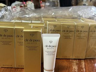 （分類：）位於 。 由 shellaceri30318 提交（商品編號 1455968852，圖片 1）。簡介： 。