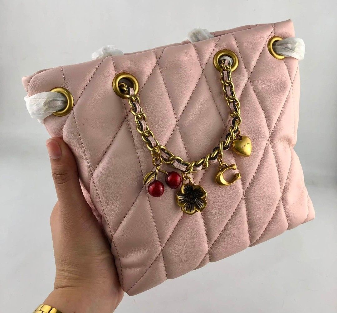 Coach Jade Bucket Crossbody Bag (Category: Cross-body Bags) located in Manila. Submitted by msddirectfactoryoutlet (Listing ID 1455918550, Image 2). Description: Jade Bucket 14.5x17x9cm US Grade 100%.