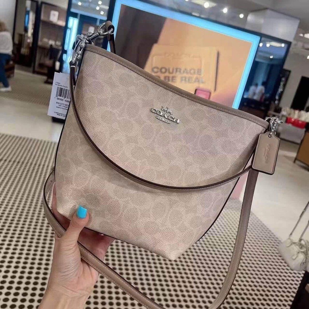 Coach two way bag (Category: Cross-body Bags) located in Quezon City. Submitted by stuffs.hellyy (Listing ID 1456039600, Image 2). Description: .