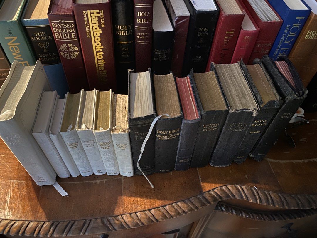 Compact Sized Hand Pocket Bibles (Category: Religion Books) located in Manila. Submitted by istinbari05430 (Listing ID 1455991345, Image 2). Description: New Testament and Psalms 880 Common Prayers 880 Holy Bibles (rare) 1,200 and Up.