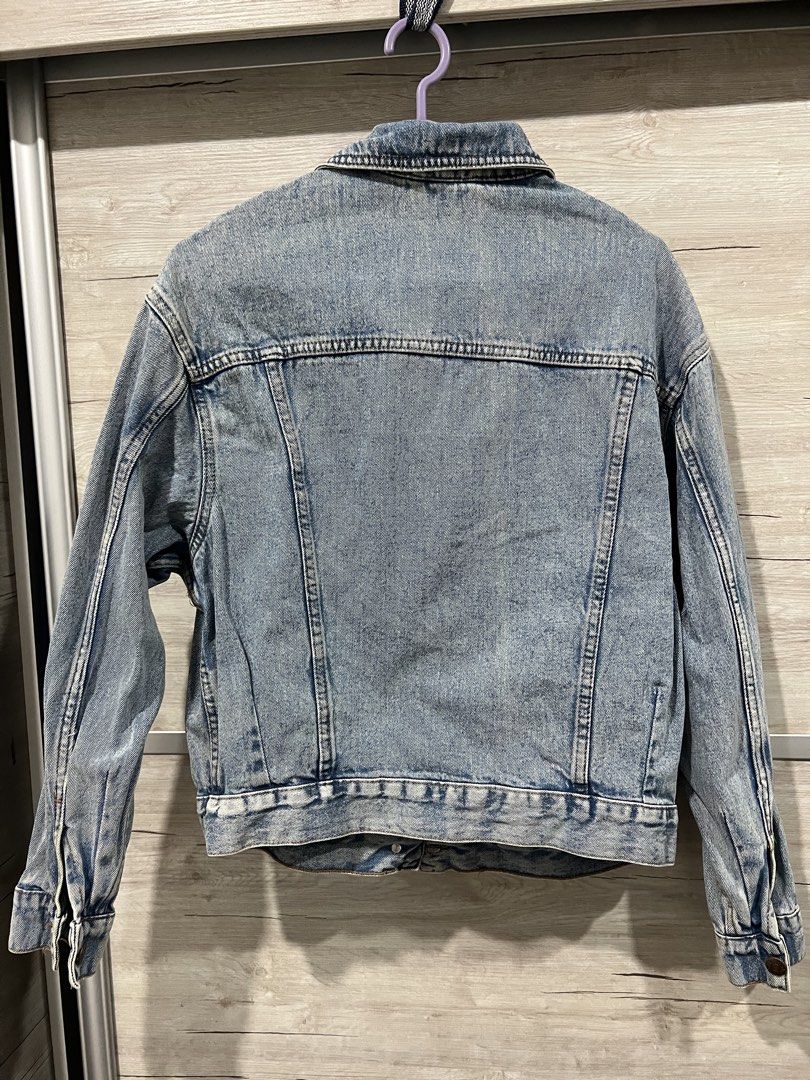Denim jacket (Category: Coats, Jackets and Outerwear) located in Nilai. Submitted by afeeqafiza18394 (Listing ID 1455903421, Image 2). Description: .
