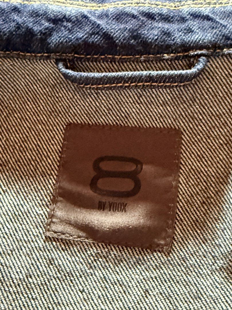 Denim Jacket （分類：外套及戶外衣服）位於 Hong Kong。 由 6zb6t9y9pp 提交（商品編號 1455949821，圖片 3）。簡介： Slim cut button-close denim jacket. Made in Italy.。