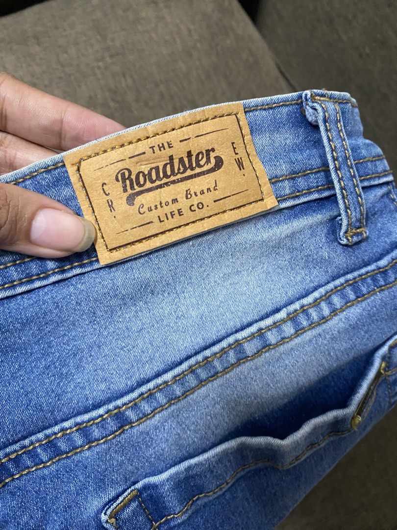 Cleancut Denim Short Size 28 Light wash (Category: Shorts) located in Cavite. Submitted by jaydaascollection (Listing ID 1455945619, Image 3). Description: ✨ ROADSTER DENIM SHORTS ✨ Cute & stylish light-wash denim shorts perfect for your everyday OOTD! 💙 👖 Brand: The Roadster Custom Brand Life Co. 📏 Waist: 28” ✨ Fit: Stretchy / comfortable 🎨 Color: Light Wash Denim 🩳 Style: Cuffed Hem / Casual Denim Shorts ⭐ Features branded button, zipper &