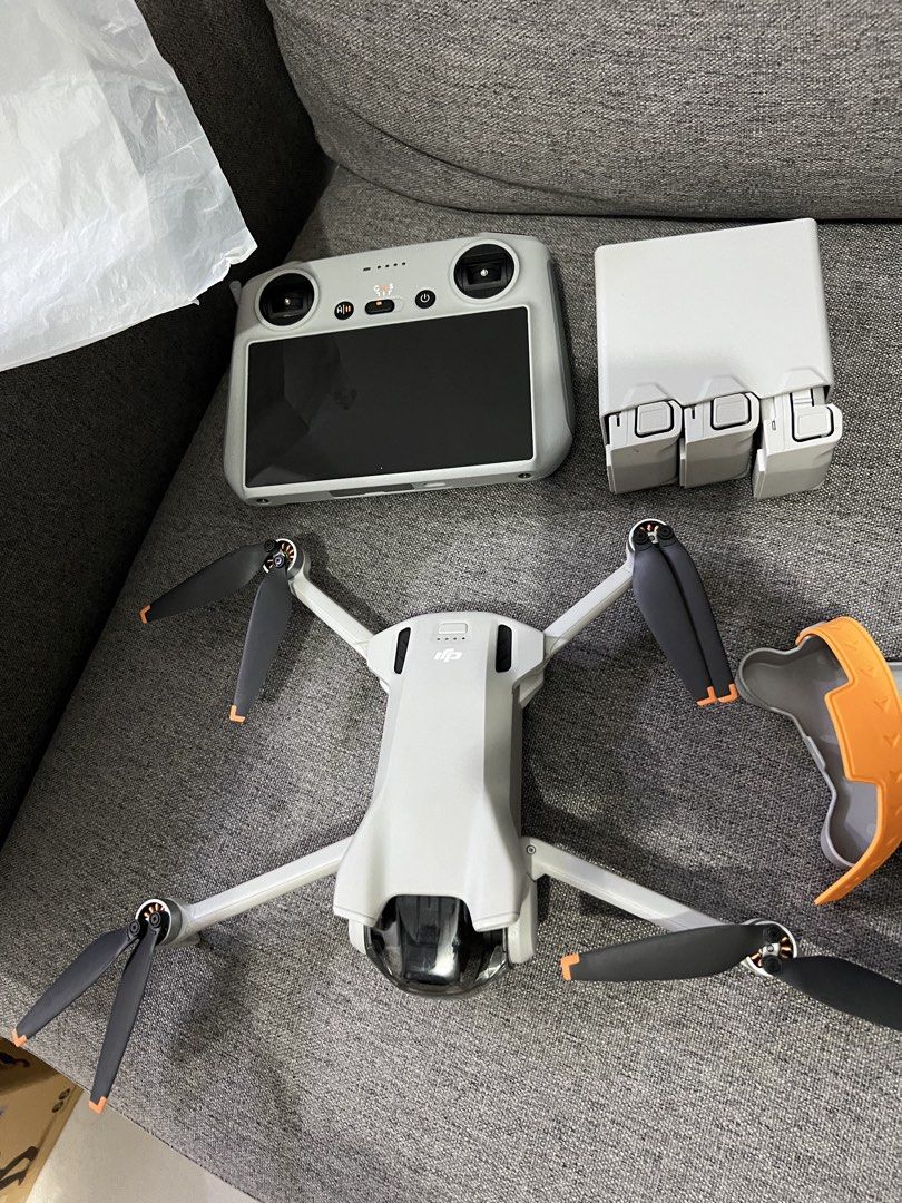 DJI Mini 3 fmc rc1 (Category: Drones) located in Tarlac. Submitted by amcapin (Listing ID 1455880737, Image 1). Description: - DJI Mini 3 - RC Controller - Charging hub with 3 battery slots - Extra propellers included - Gimbal protector - Ready for your next adventure! Slightly use Never been bind to any account No box .