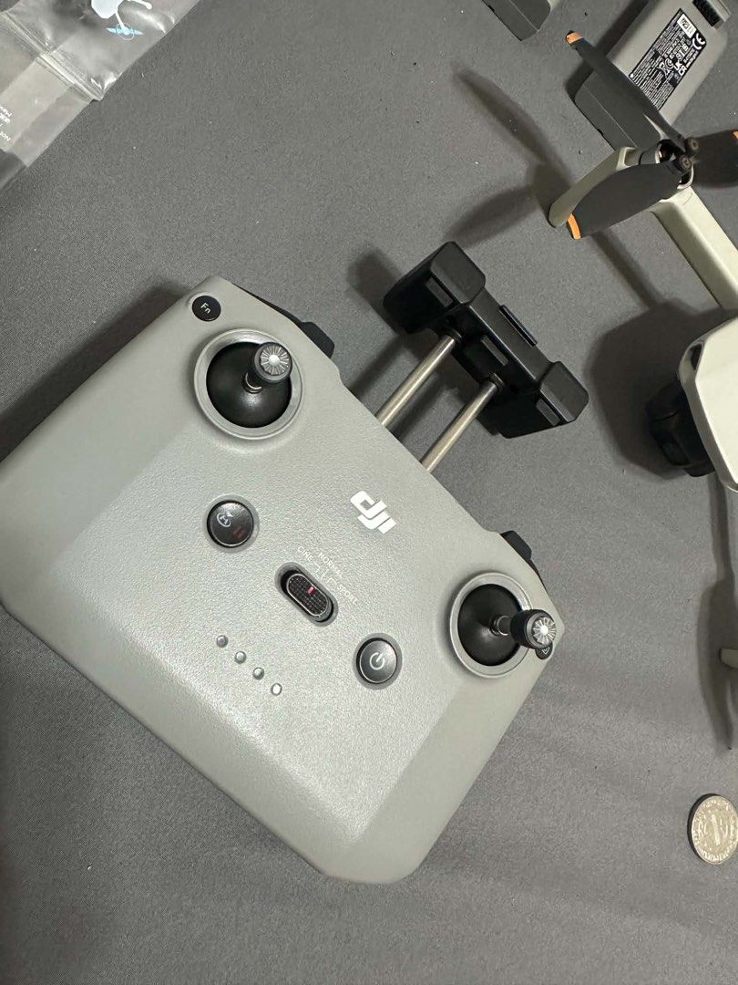 DJI MINI 4K (Category: Drones) located in San Marcelino. Submitted by abyanggg (Listing ID 1455877917, Image 2). Description: DJI MINI 4K Fly more combo Bought April 1 2025 Rfs di masyado nagagamit Free 32gb mc No crash history No repair history Inclusions: * DJI Drone * DJI Remote Controller * 3×Battery * Battery Charging Hub * DJI Shoulder/Carrying Bag * 3× Extra Propeller Set (sealed) * Propeller Holder/Protector * Connector cables.