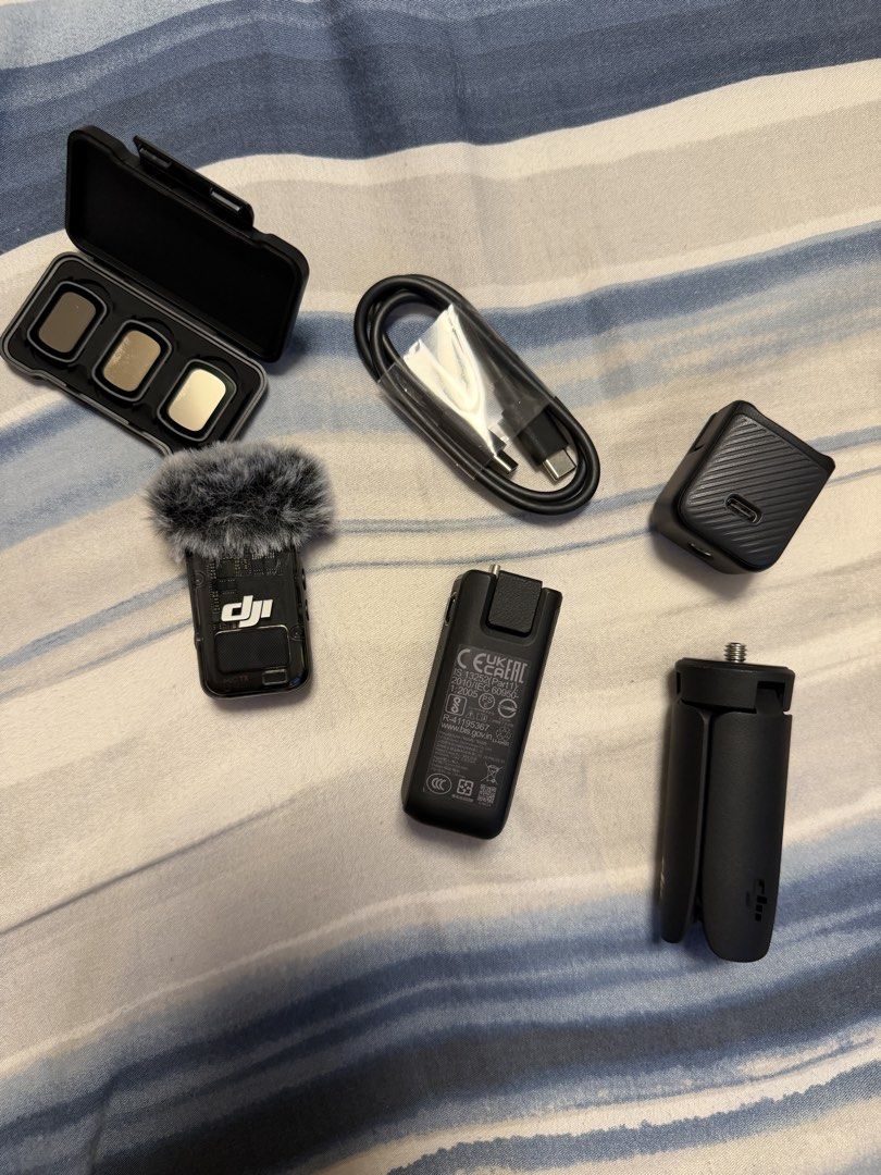 DJI Osmo Pocket 3 Creator Combo Gimbal Camera (Category: Cameras) located in Taytay. Submitted by baniks12 (Listing ID 1455998712, Image 3). Description: - DJI Osmo Pocket 3 Creator Combo - Includes: Wide-Angle Lens, DJI Mic 2 Transmitter, Battery Handle - Also comes with: Protective Cover, Carrying Bag, USB-C Cable - Features: 1-inch CMOS sensor, 2-inch rotatable touchscreen - Performance: Full-pixel fast focusing, 3-axis mechanical stabilizatio