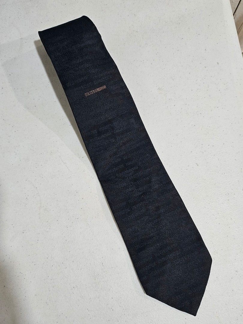 Dolce & Gabbana tie (Category: Ties) located in Candelaria. Submitted by bentablesetc (Listing ID 1456003257, Image 1). Description: Dolce & Gabbana tie 400 shipped MOP: Gcash Loc: Candelaria Quezon.