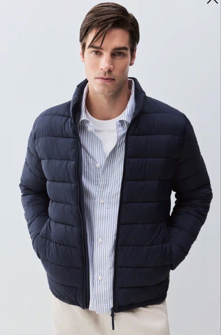 Down jacket (Category: Coats, Jackets and Outerwear) located in Singapore. Submitted by zapzoop (Listing ID 1455953146, Image 1). Description: .