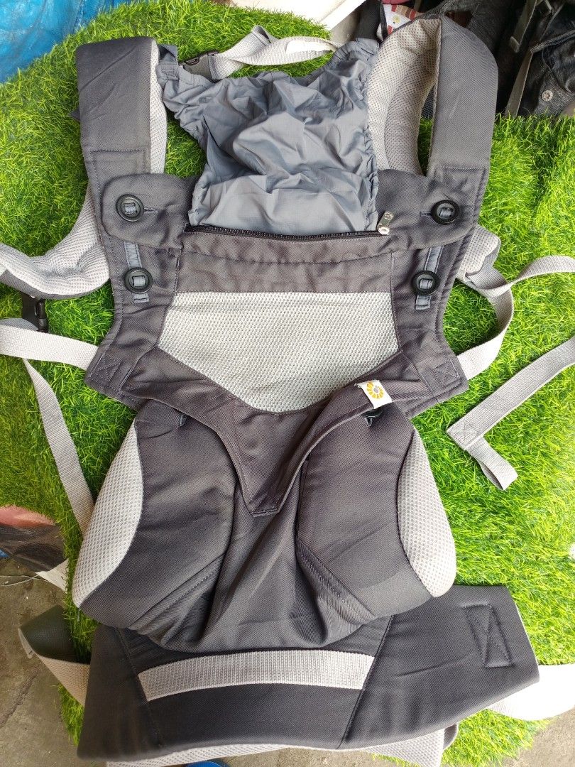 Ergobaby 360 Cool Air mesh Carbon Grey (Category: Carriers & Slings) located in Polomolok. Submitted by delosreyesshyn81134 (Listing ID 1455918151, Image 2). Description: Ergobaby 360 Cool Air Mesh Carbon Grey Good As New....